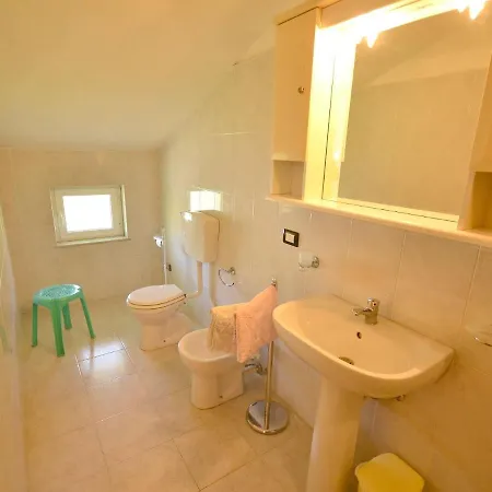 Belvilla By Oyo Spacious With Lovely Terrace Sesta Godano